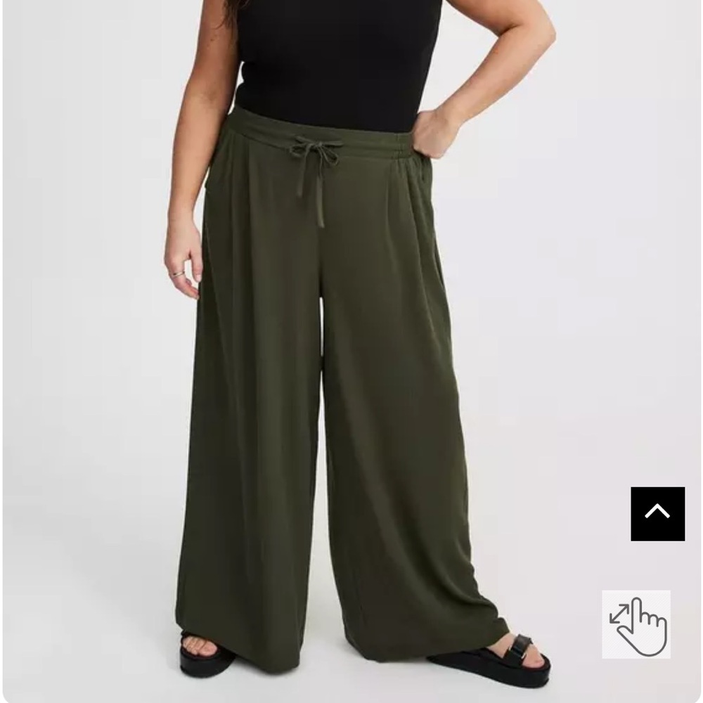 Torrid sz 2 Olive Green Wide Leg High Waisted Pants, Short Length